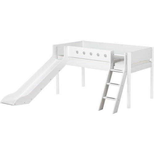 FLEXA White halbhohes Bett, schräge Leiter, Höhe 120cm mit Rutsche weiß